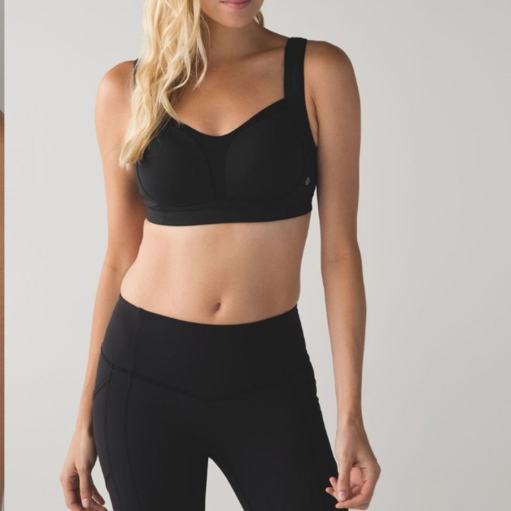 Lululemon Ta Ta Tamer

BLACK  Small C/D